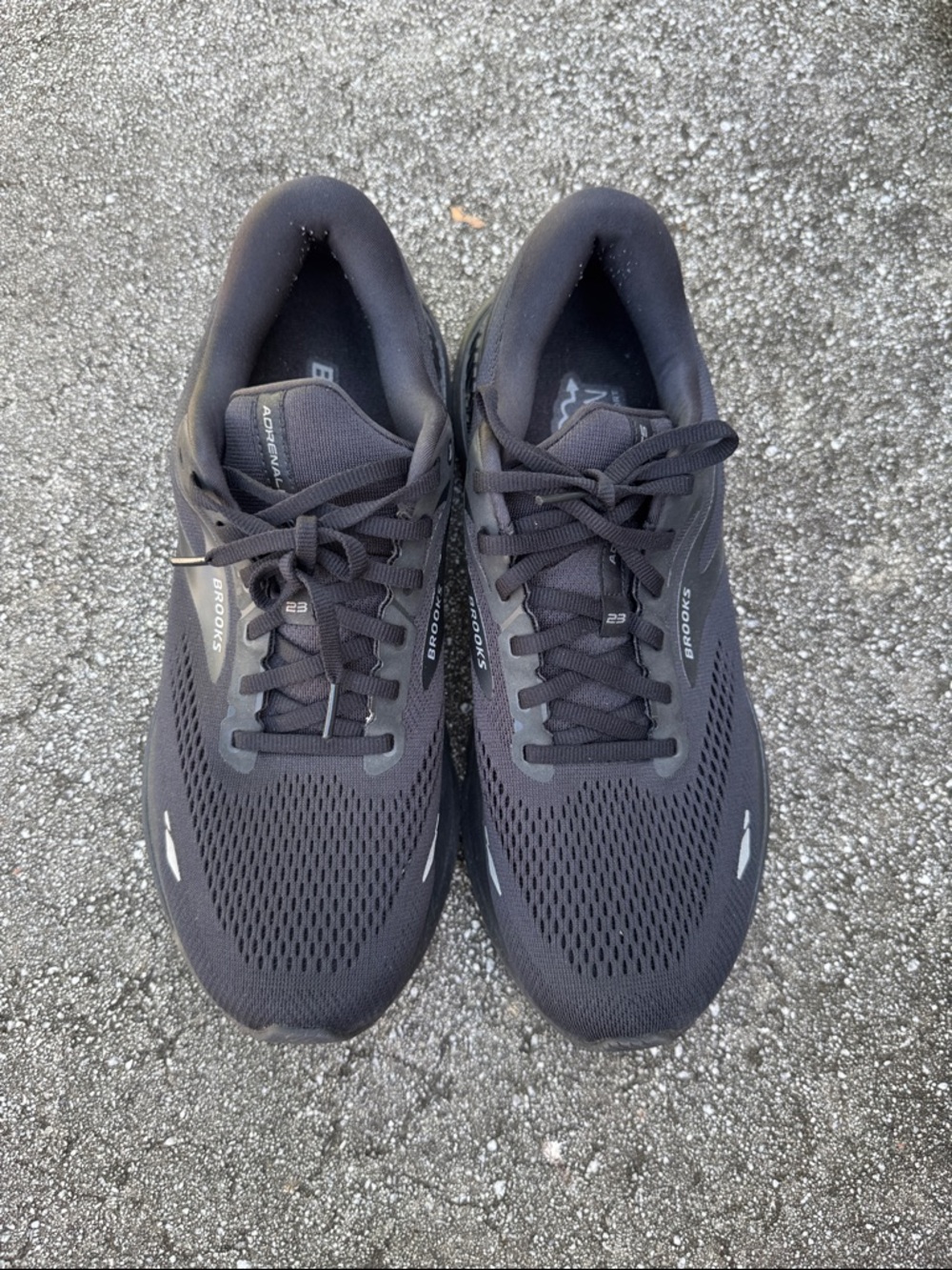 Brooks Men's Black Athletic Running Shoes size - 11